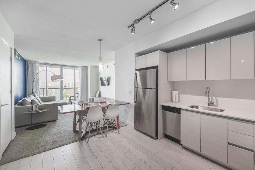 Awesome 2Br Condo Beachwalk Resort Hallandale Beach Eksteriør bilde