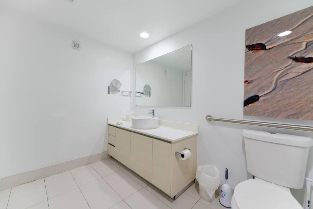 Awesome 2Br Condo Beachwalk Resort Hallandale Beach Eksteriør bilde
